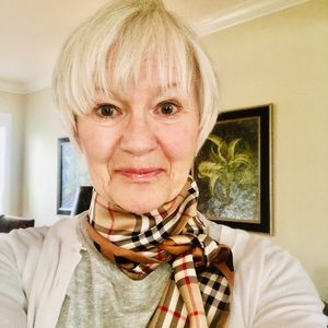 Meet your Posher, Cynthia